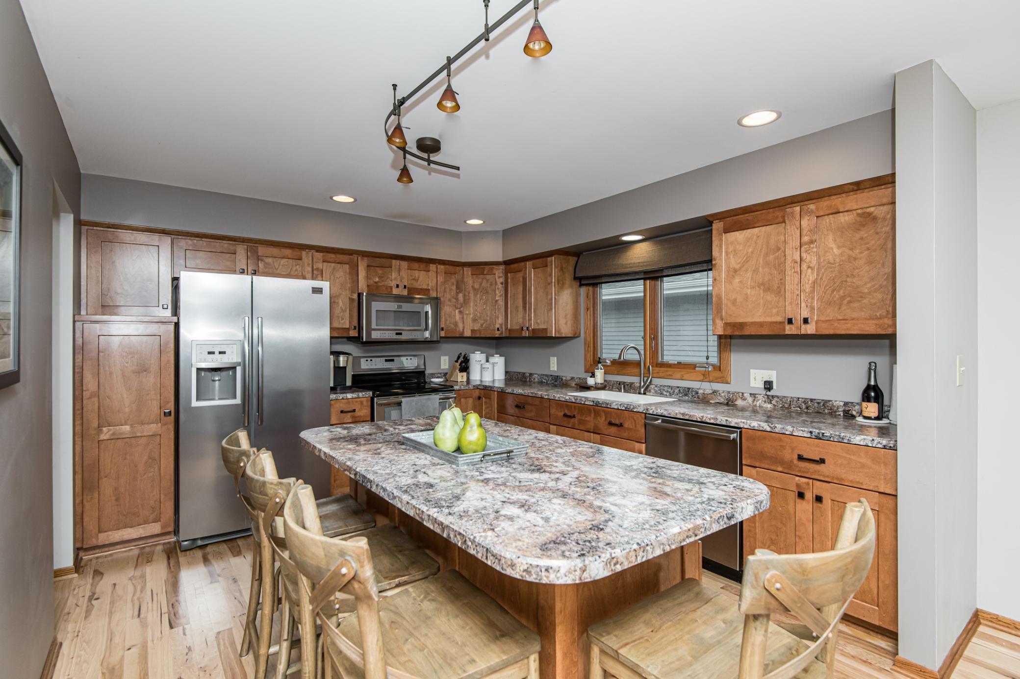 603 31st Street Northwest Rochester, MN 55901 - Photo 4 of 38