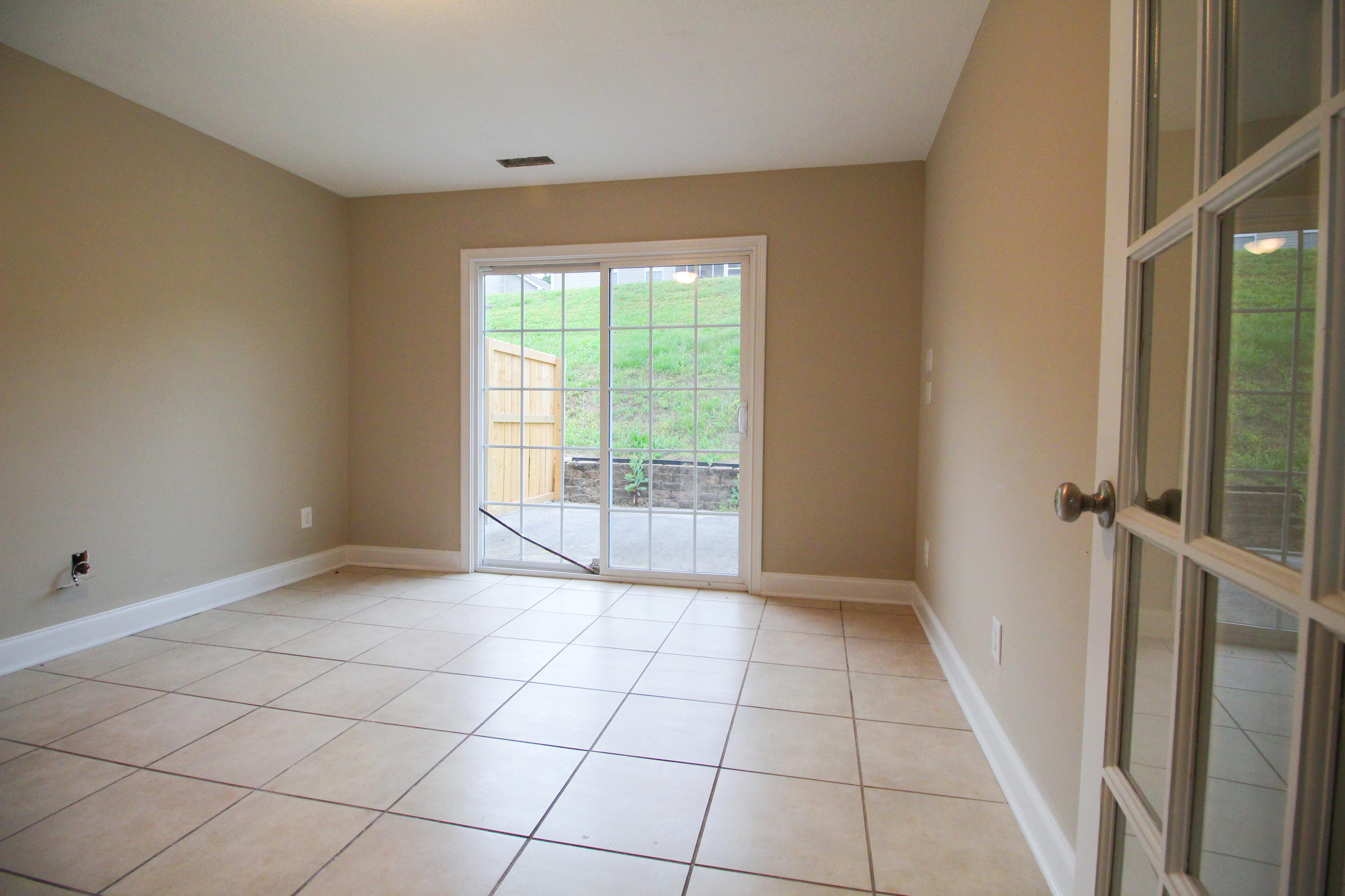 721 Spring Park Road Knoxville, TN 37914 - Photo 3 of 9 IMG_9254