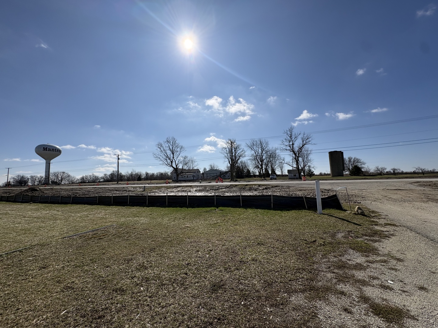 380 East 9000N Road Manteno, IL 60950 - Photo 5 of 6 a view of a lake with outdoor space