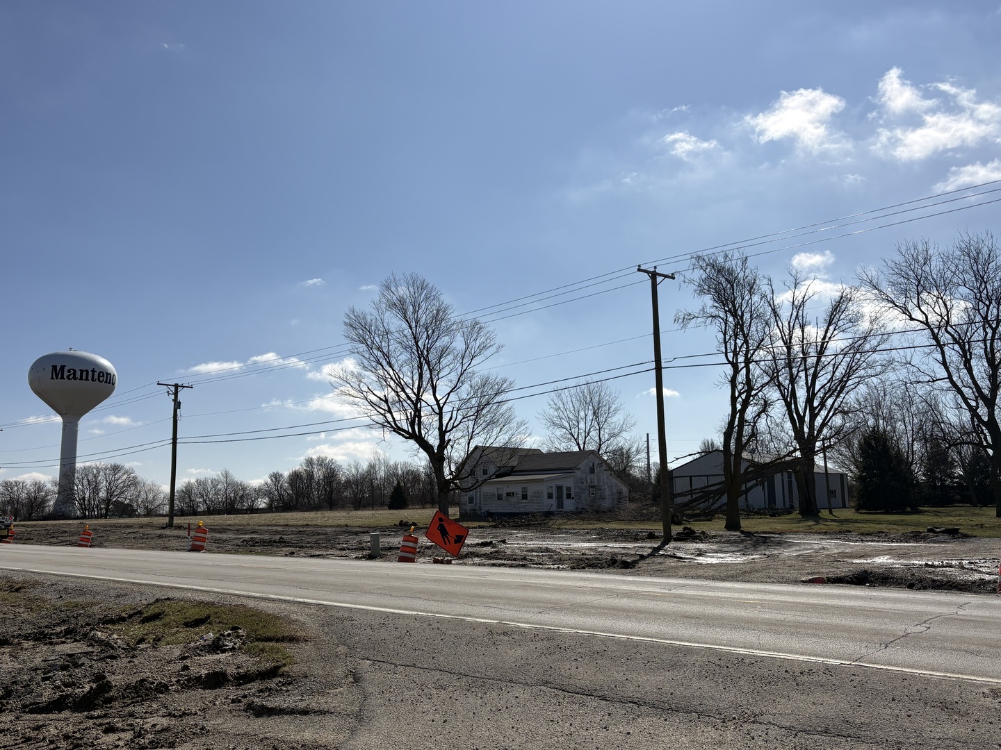 380 East 9000N Road Manteno, IL 60950 - Photo 6 of 6 a view of a city street