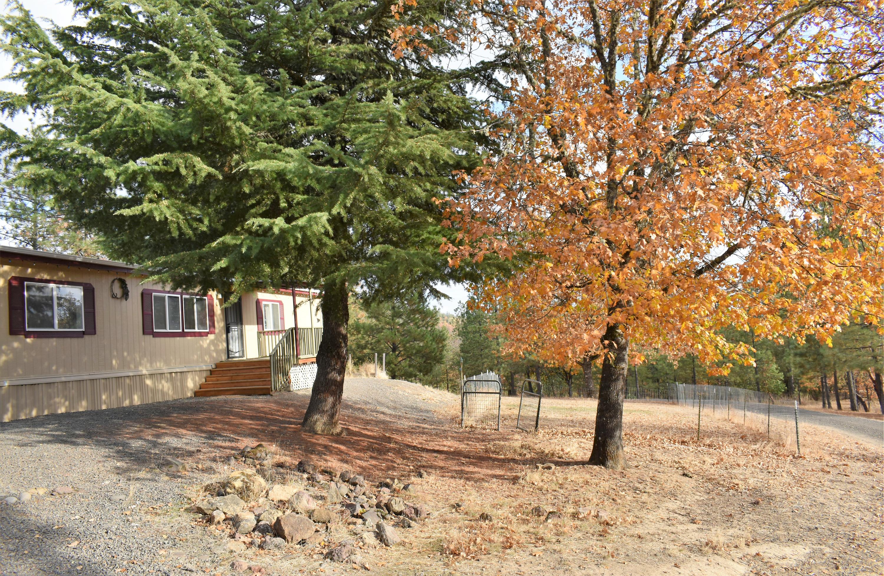 15001 Meadows Road White City, OR 97503 - Photo 19 of 54 19 Fenced Area