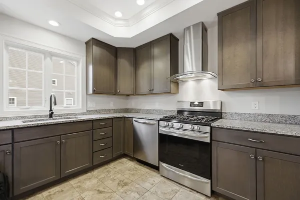 $425,000 | 70 Hatfield Street, Unit 70B, Northampton, MA 01060