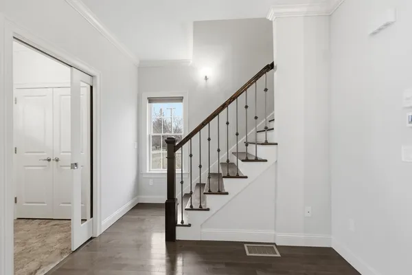 $425,000 | 70 Hatfield Street, Unit 70B, Northampton, MA 01060