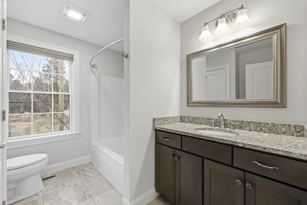 $425,000 | 70 Hatfield Street, Unit 70B, Northampton, MA 01060