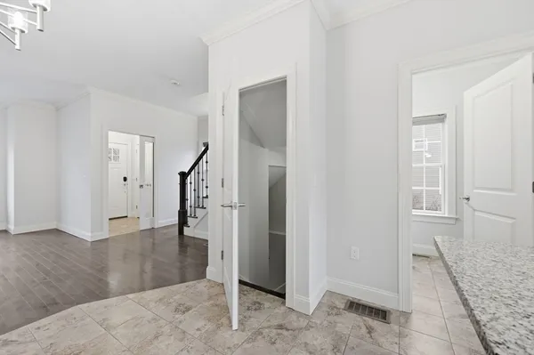 $425,000 | 70 Hatfield Street, Unit 70B, Northampton, MA 01060