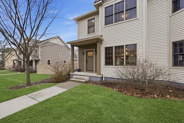 $425,000 | 70 Hatfield Street, Unit 70B, Northampton, MA 01060