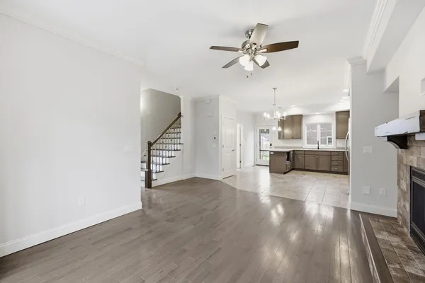 $425,000 | 70 Hatfield Street, Unit 70B, Northampton, MA 01060