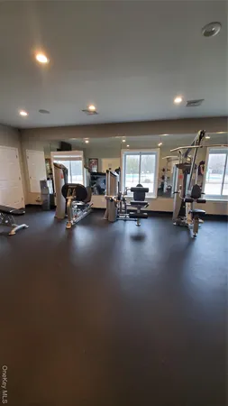 $239,999 | 11 Idaho Court, Unit 11, Coram, NY 11727
