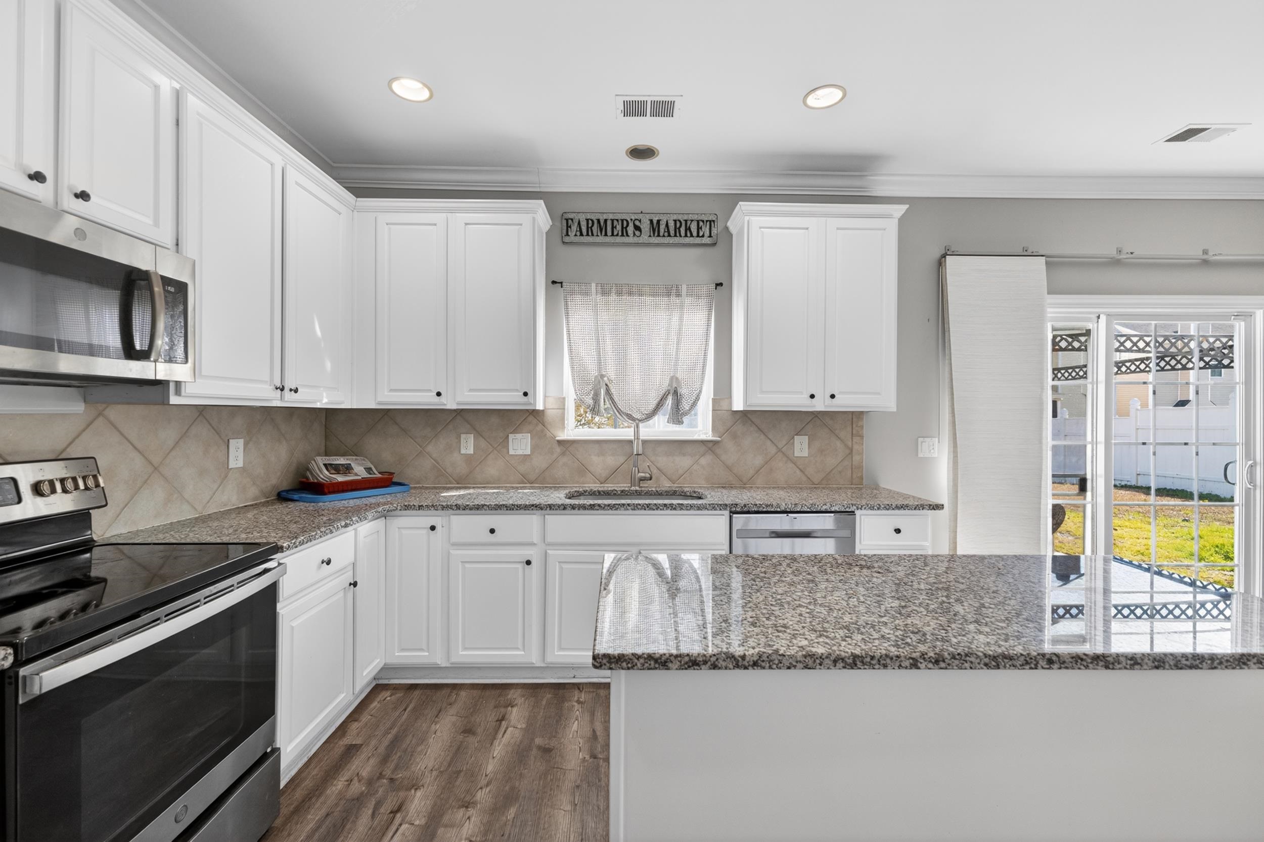 1431 Brighton Avenue Myrtle Beach, SC 29588 - Photo 10 of 40