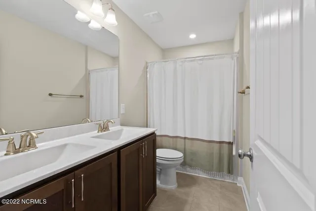 $2,600 | 906 Needlerush Road, Sneads Ferry, NC 28460