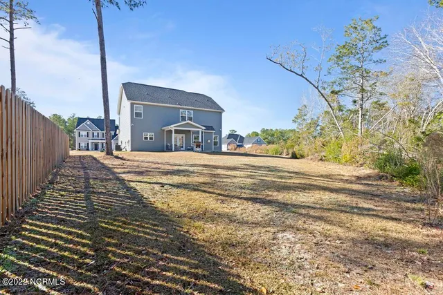 $2,600 | 906 Needlerush Road, Sneads Ferry, NC 28460