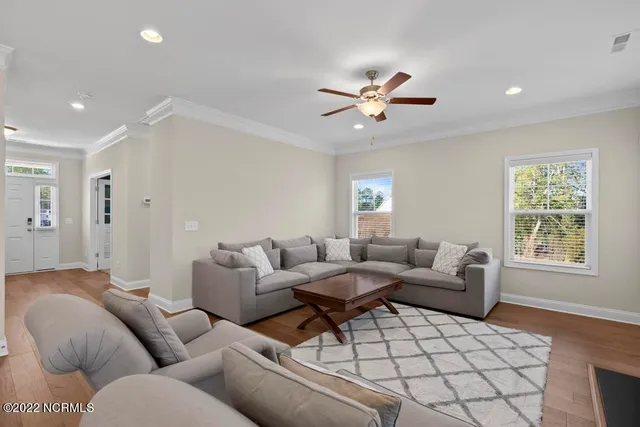 $2,600 | 906 Needlerush Road, Sneads Ferry, NC 28460