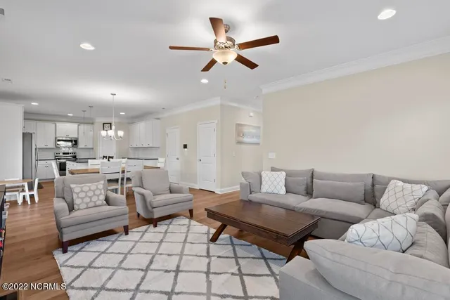 $2,600 | 906 Needlerush Road, Sneads Ferry, NC 28460