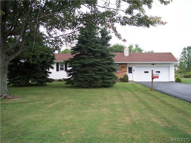 6673 Rapids Road Lockport Town, NY 14094 - Photo 1 of 1 Exterior Front