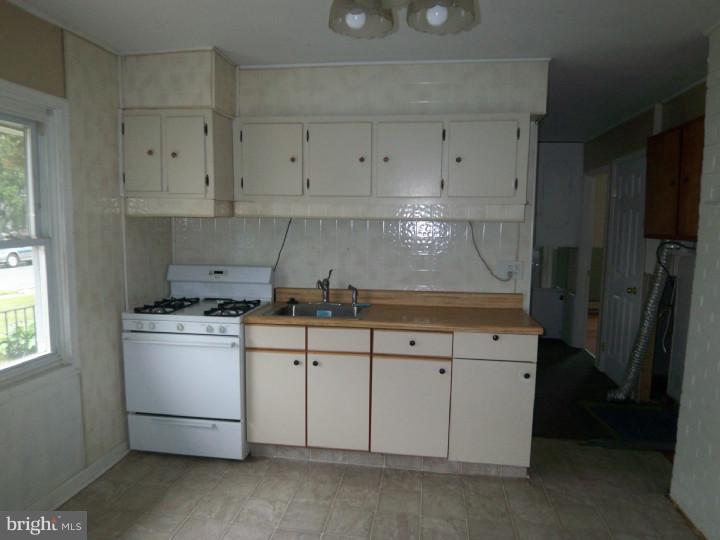 9220 Treaty Road Philadelphia, PA 19114 - Photo 3 of 9 Gallery Image 3