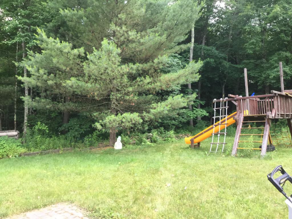 14 Westgate Road Derry, NH 03038 - Photo 3 of 34 Gallery Image 3