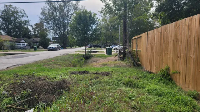 $1,800 | 4034 Dreyfus Street, Houston, TX 77021