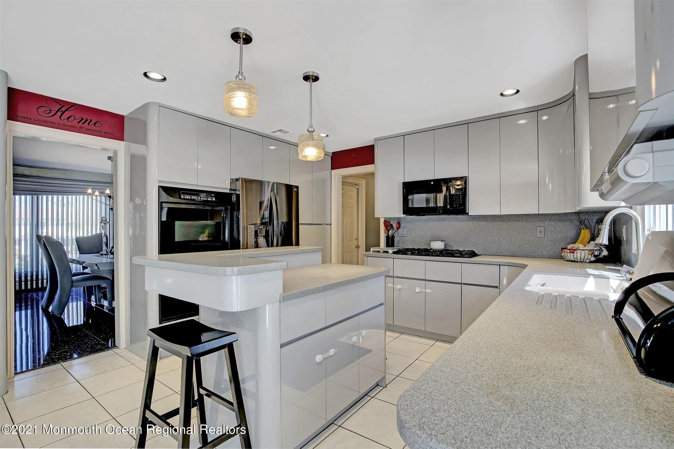 11 Pence Road Manalapan, NJ 07726 - Photo 11 of 30 15-Kitchen