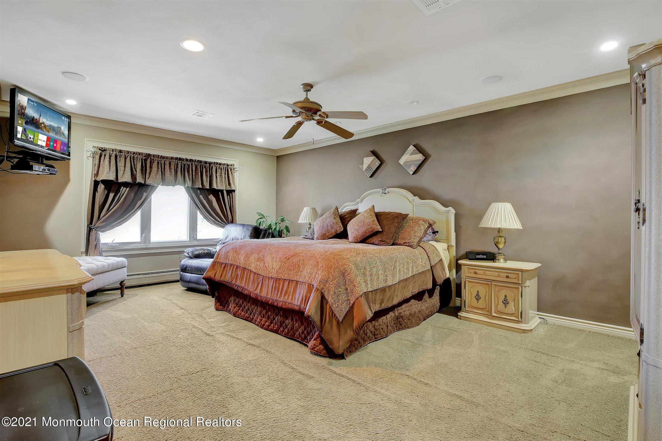 11 Pence Road Manalapan, NJ 07726 - Photo 16 of 30 21-Master Bedroom