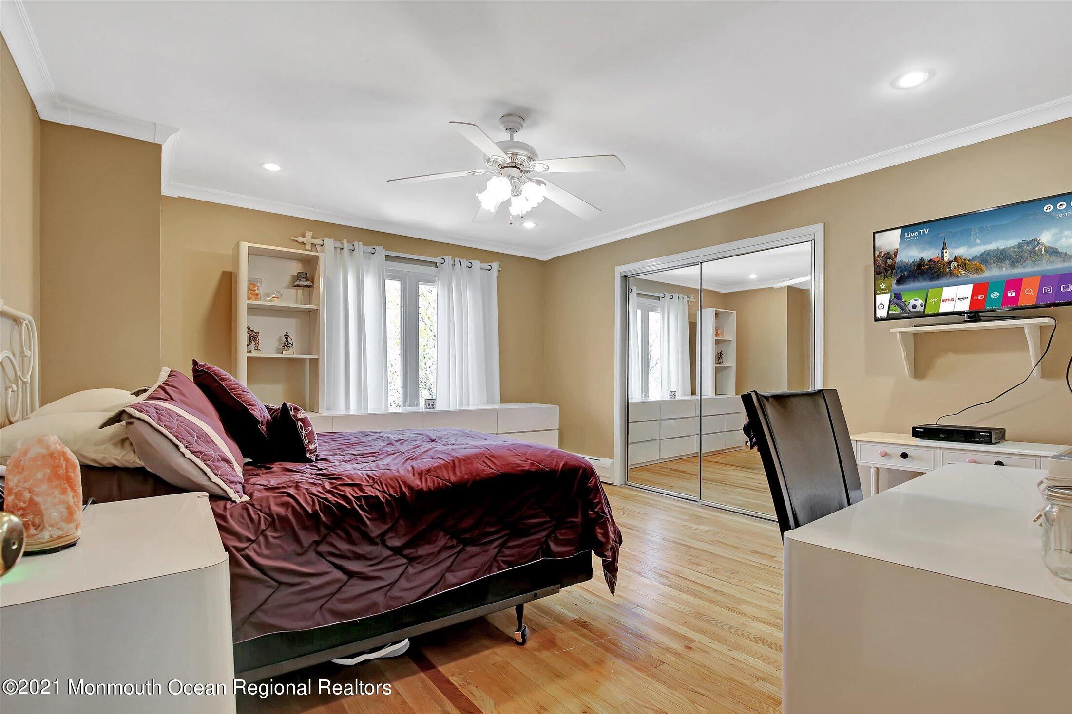 11 Pence Road Manalapan, NJ 07726 - Photo 20 of 30 25-Bedroom