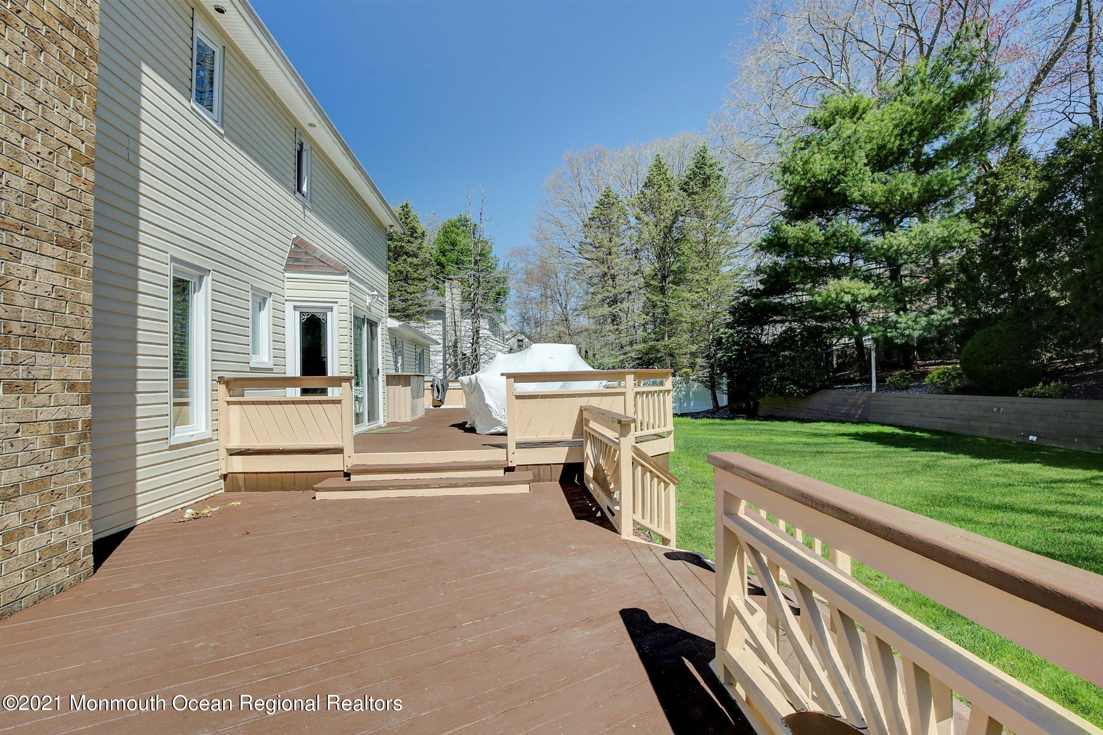 11 Pence Road Manalapan, NJ 07726 - Photo 28 of 30 33-Deck