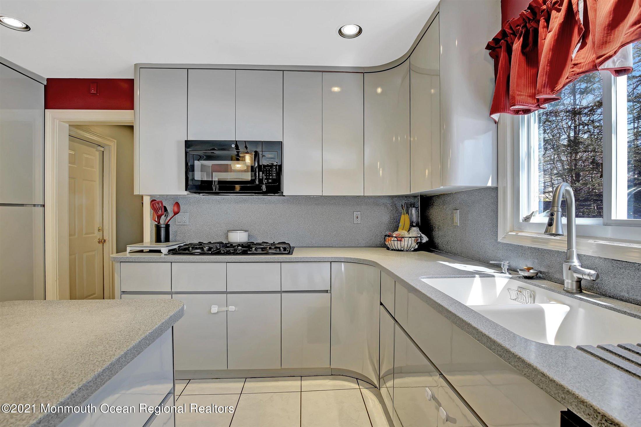 11 Pence Road Manalapan, NJ 07726 - Photo 10 of 30 14-Kitchen