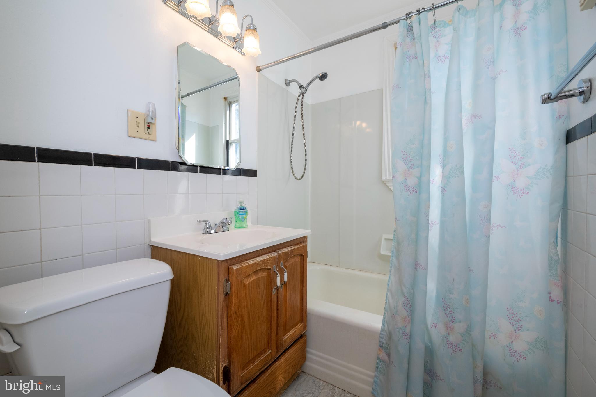 3432 Sollers Point Road Dundalk, MD 21222 - Photo 14 of 25 Bathroom