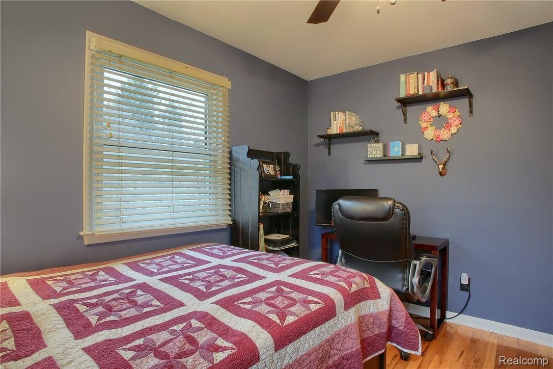165 Texas Avenue Rochester, MI 48309 - Photo 21 of 35 21-2nd Bedroom 2nd View.jpg
