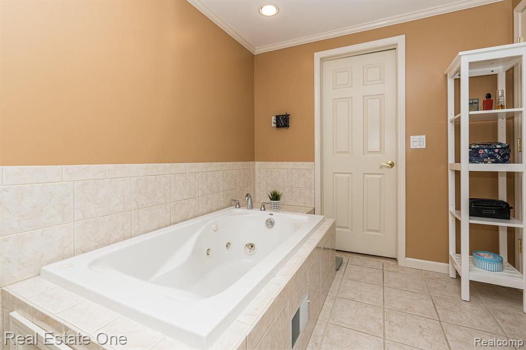 3460 Wedgewood Drive Rochester Hills, MI 48306 - Photo 31 of 47