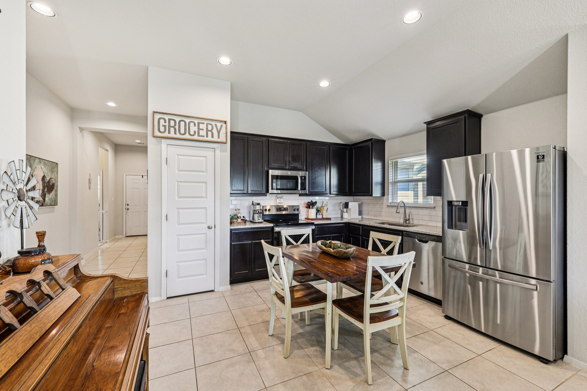 111 Insider Loop Elgin, TX 78621 - Photo 13 of 39