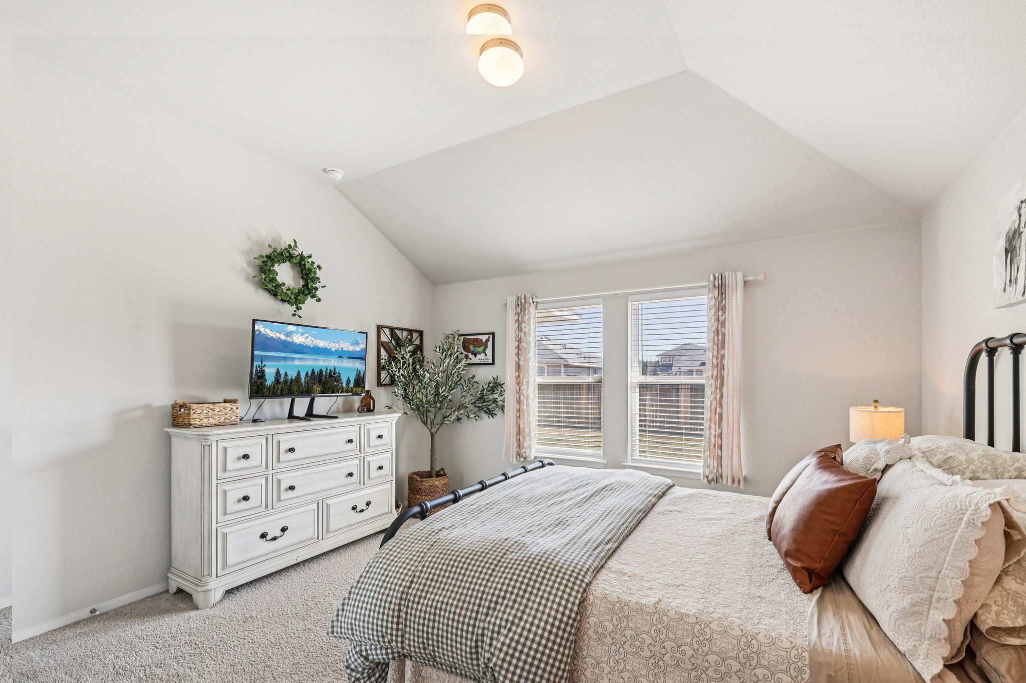 111 Insider Loop Elgin, TX 78621 - Photo 25 of 39