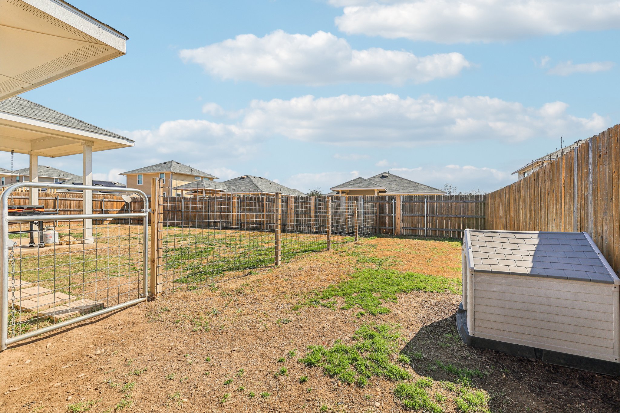 111 Insider Loop Elgin, TX 78621 - Photo 33 of 39