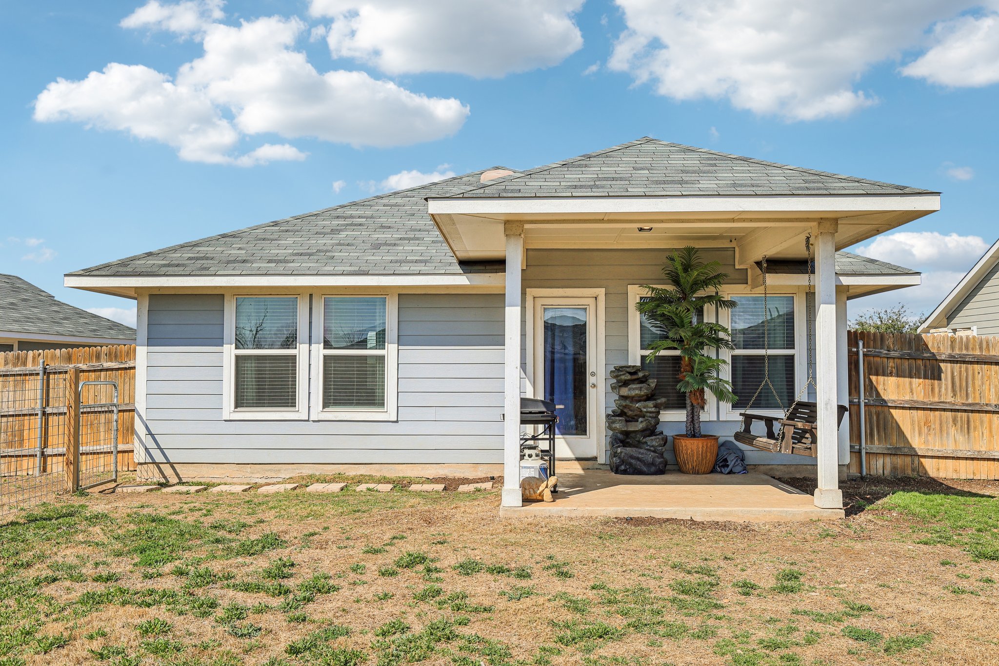 111 Insider Loop Elgin, TX 78621 - Photo 37 of 39