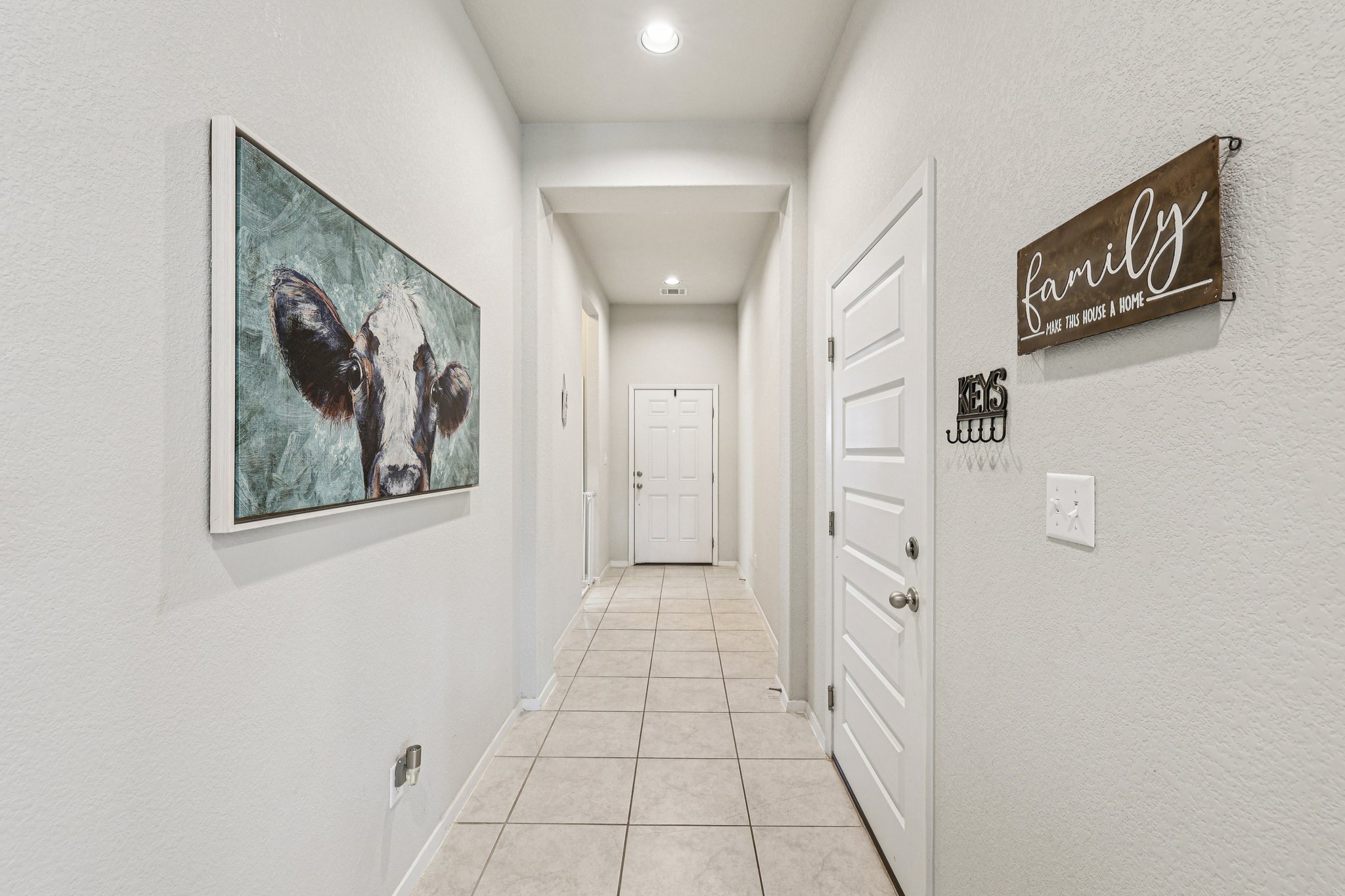 111 Insider Loop Elgin, TX 78621 - Photo 5 of 39