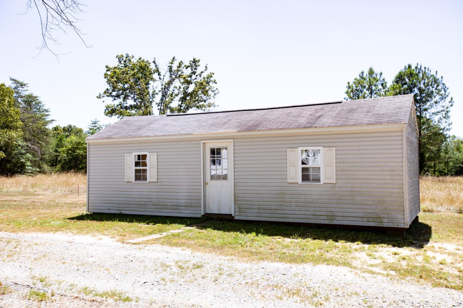 484 Old Oak Road Prospect, VA 23960 - Photo 18 of 20 a view of a house with a yard