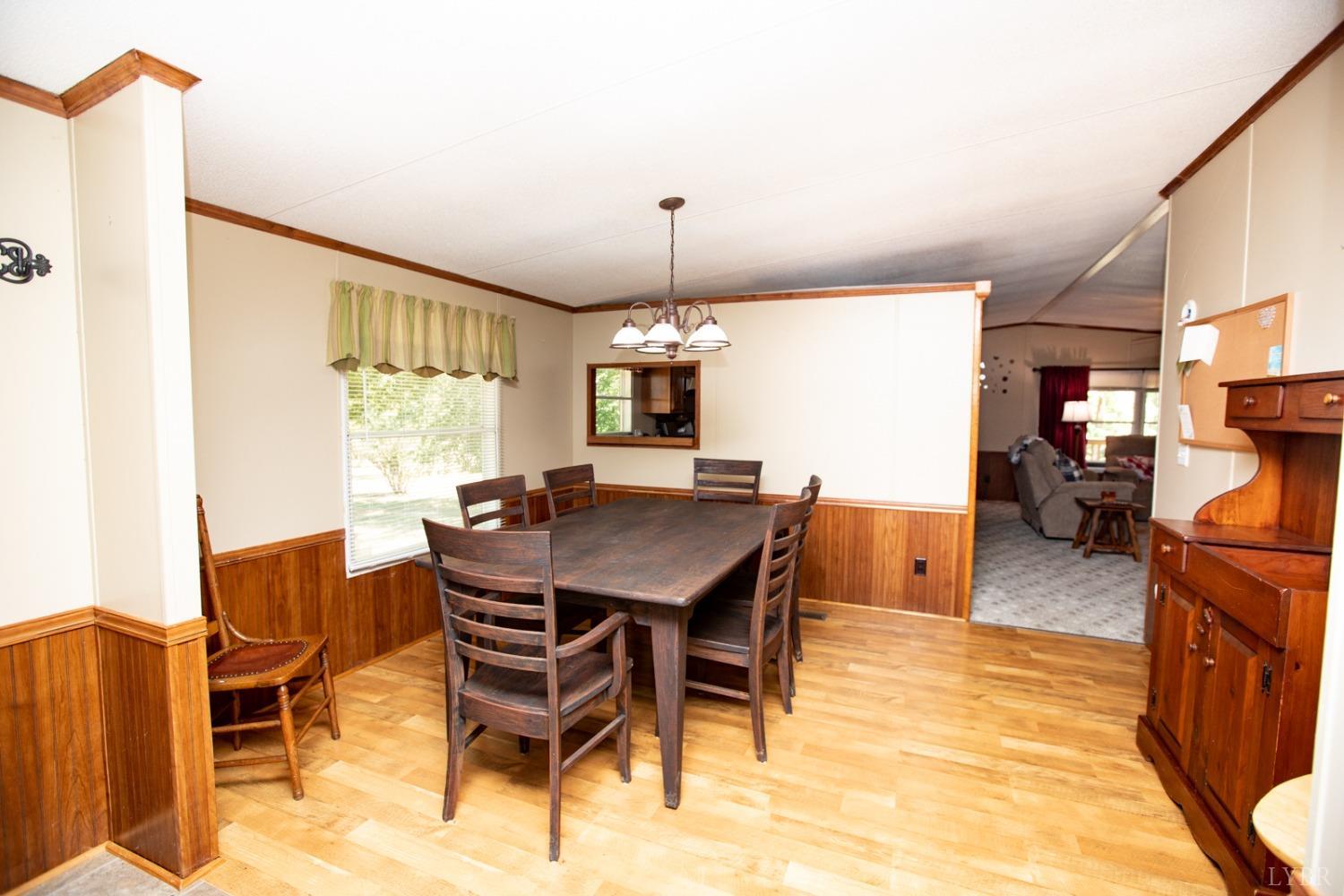 484 Old Oak Road Prospect, VA 23960 - Photo 7 of 20 a dining room with furniture and window