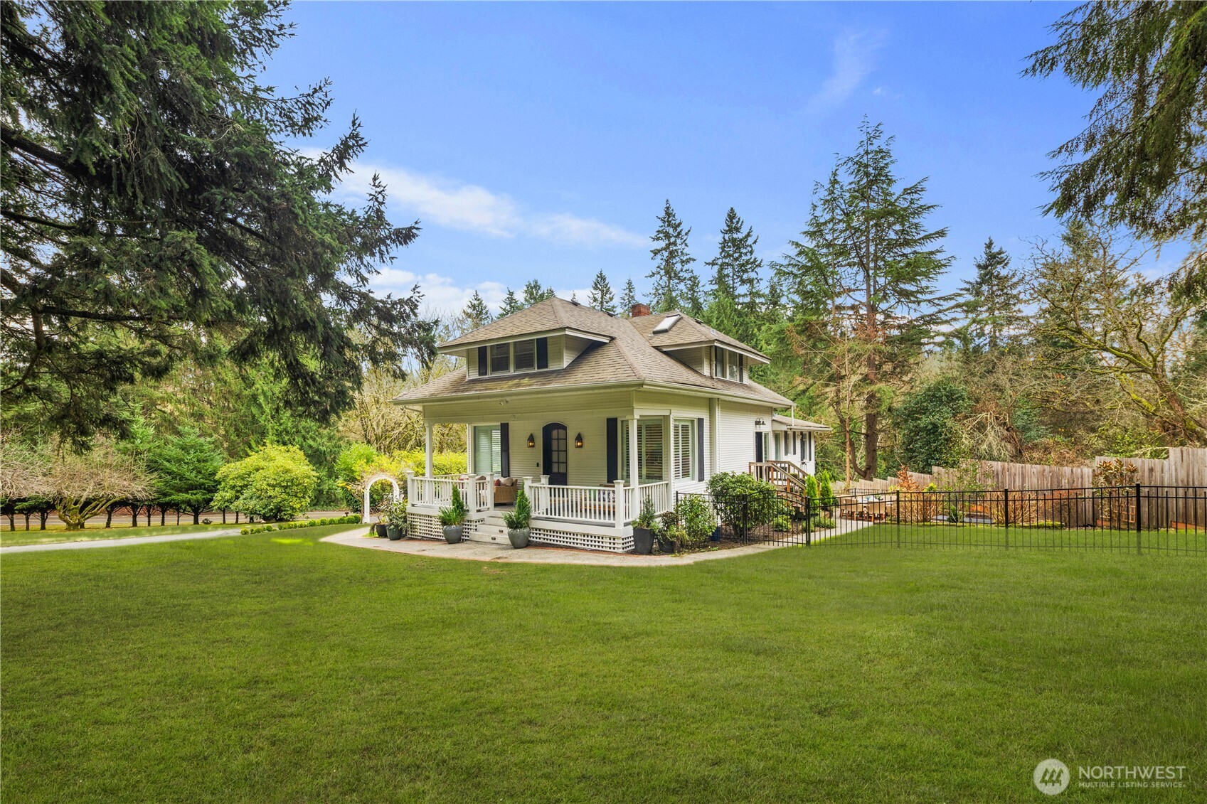 641 Northwest 175th Street Shoreline, WA 98177 - Photo 34 of 40 a front view of house with yard and green space