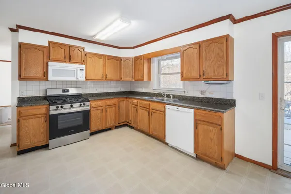 $376,300 | 12 Pine Avenue, Johnstown, NY 12095