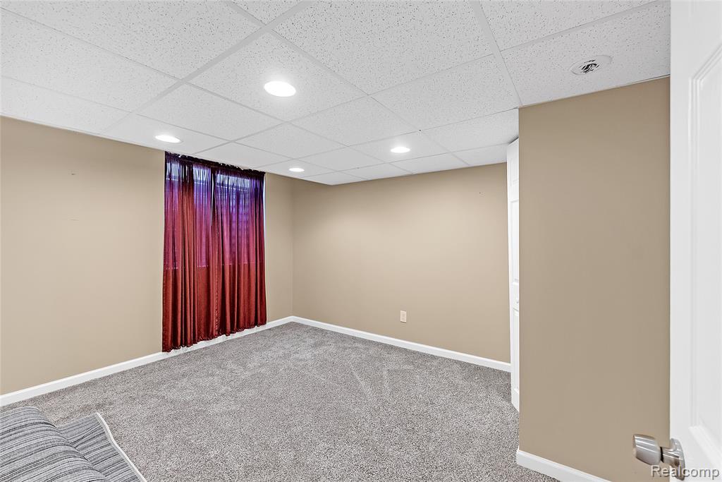 2178 Lagoon Drive Rochester Hills, MI 48309 - Photo 33 of 38