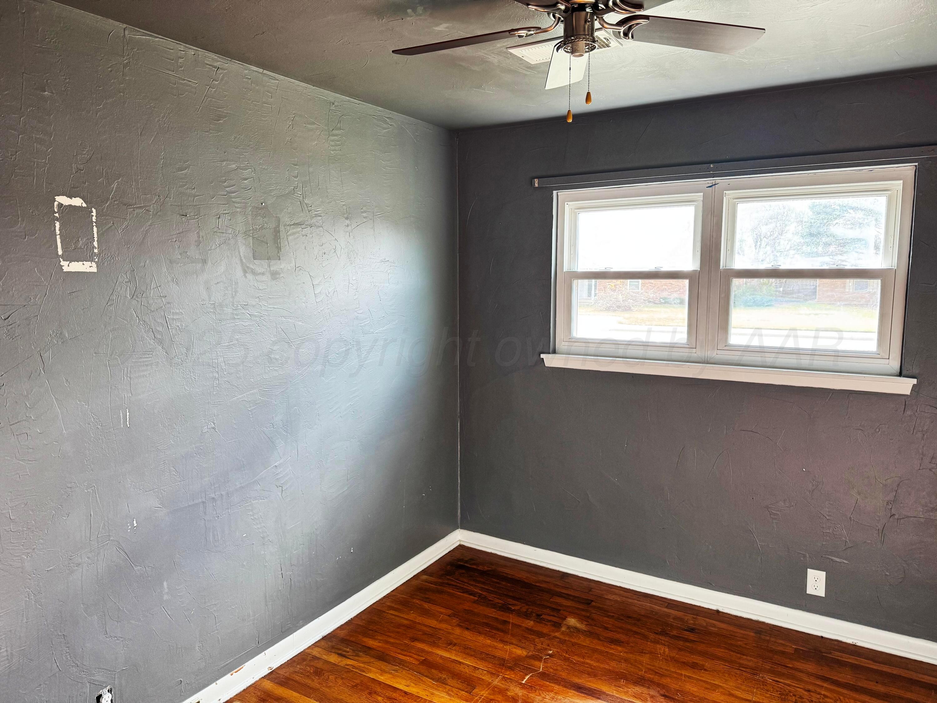 1813 South Colgate Street Perryton, TX 79070 - Photo 5 of 13 1813 bedroom