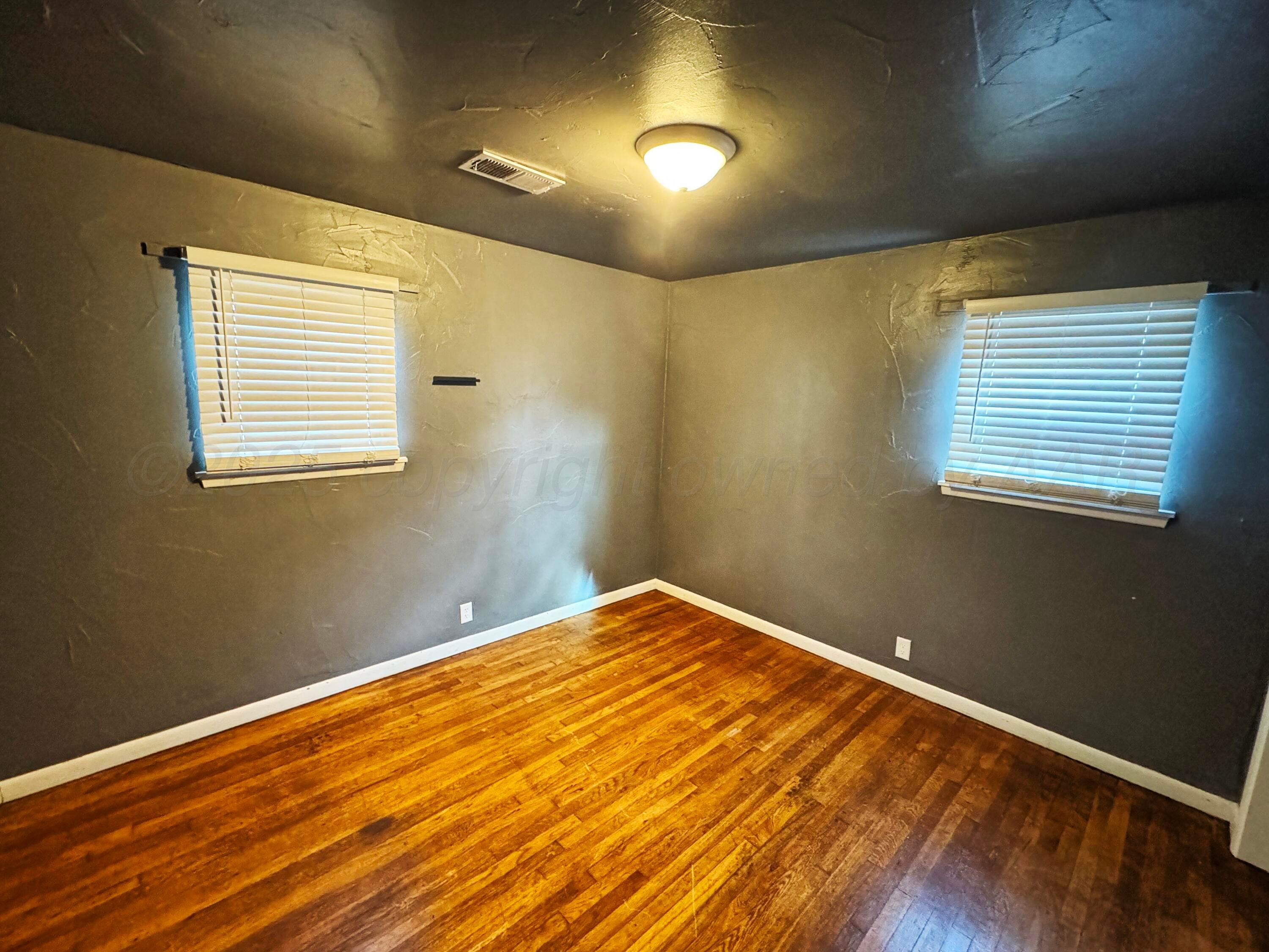 1813 South Colgate Street Perryton, TX 79070 - Photo 6 of 13 1813 bedroom 2