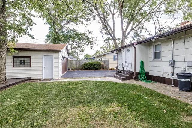 $209,900 | 14 Arrowhead Drive, Thornton, IL 60476