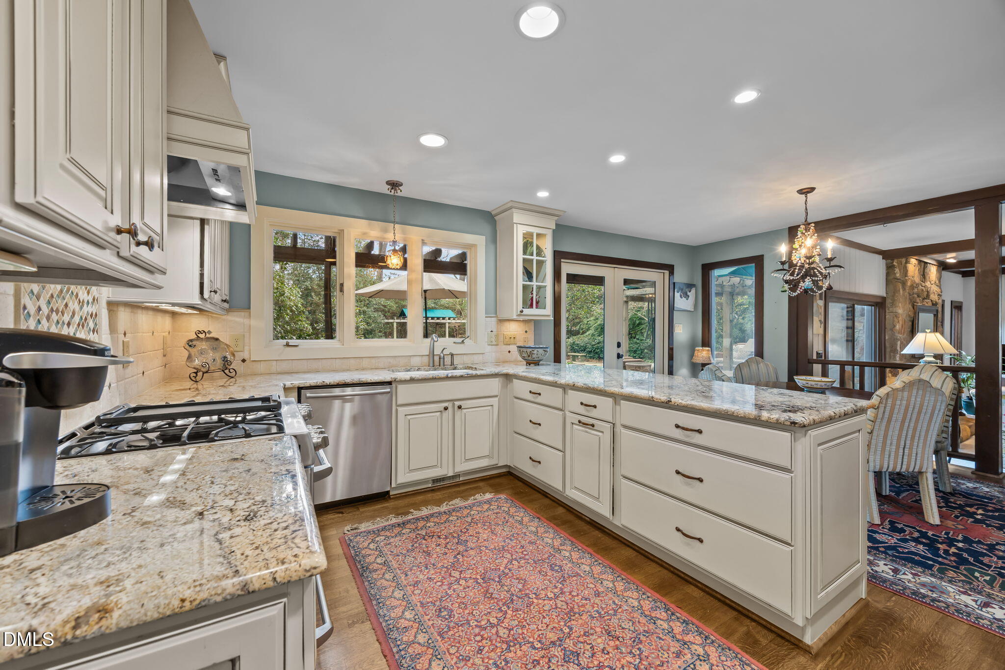 2416 Ridge Road Raleigh, NC 27612 - Photo 14 of 51 -
