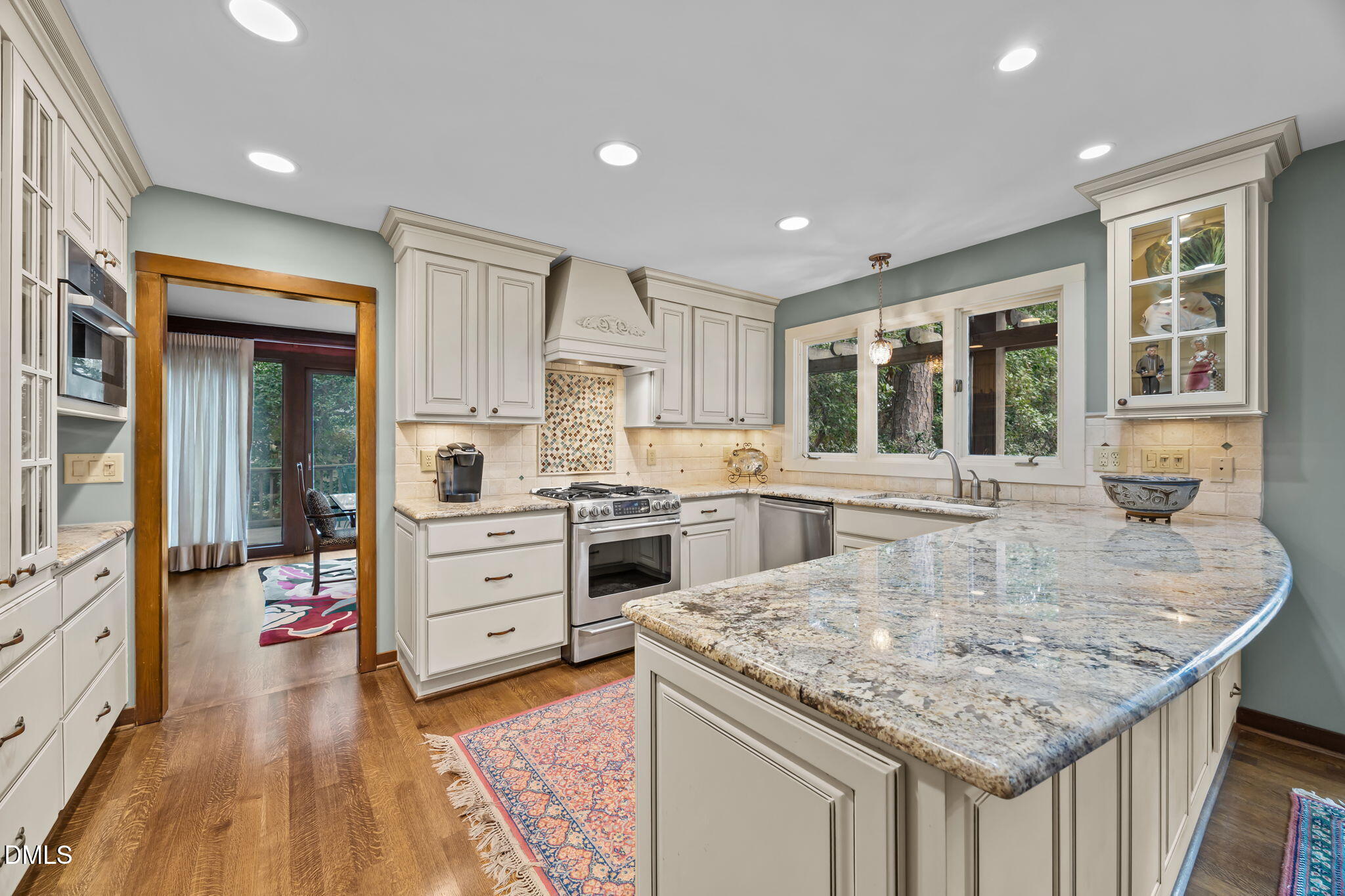 2416 Ridge Road Raleigh, NC 27612 - Photo 16 of 51 -