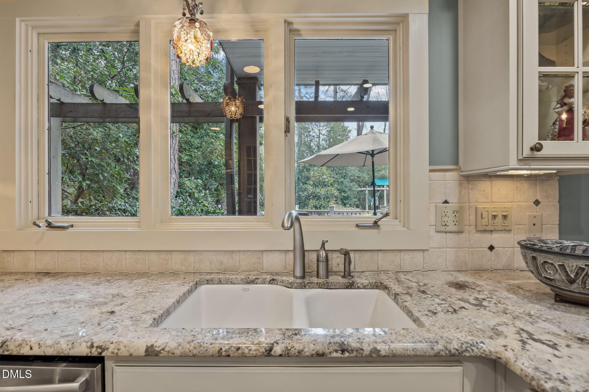 2416 Ridge Road Raleigh, NC 27612 - Photo 18 of 51 -