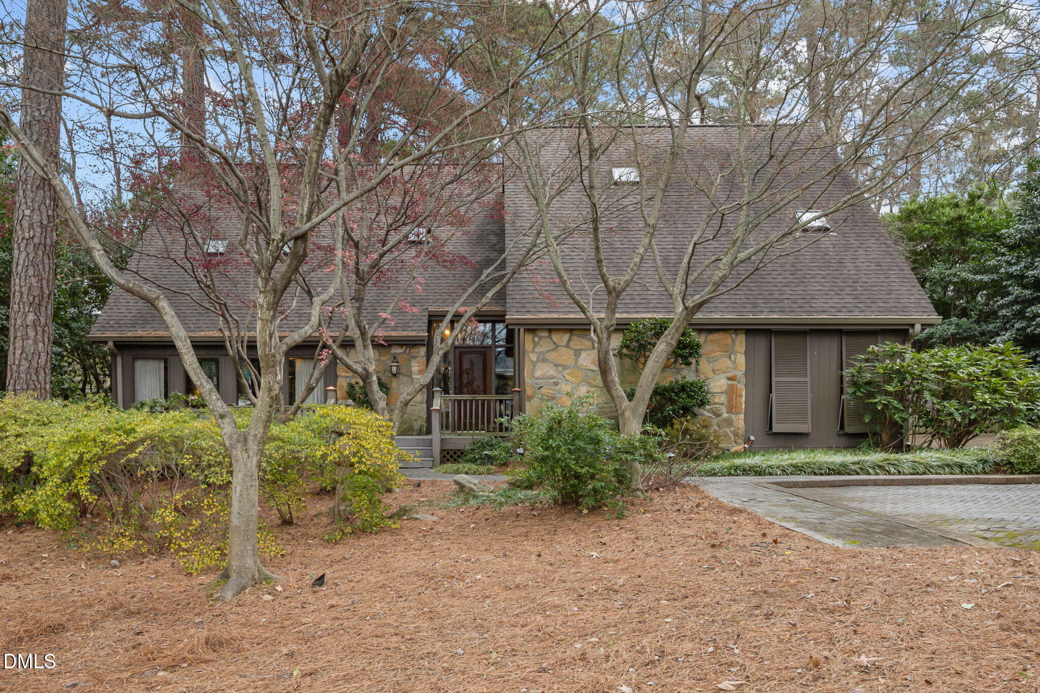 2416 Ridge Road Raleigh, NC 27612 - Photo 2 of 51 -