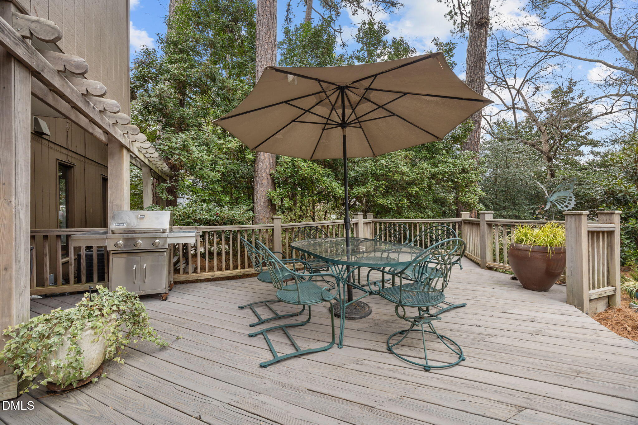 2416 Ridge Road Raleigh, NC 27612 - Photo 38 of 51 -