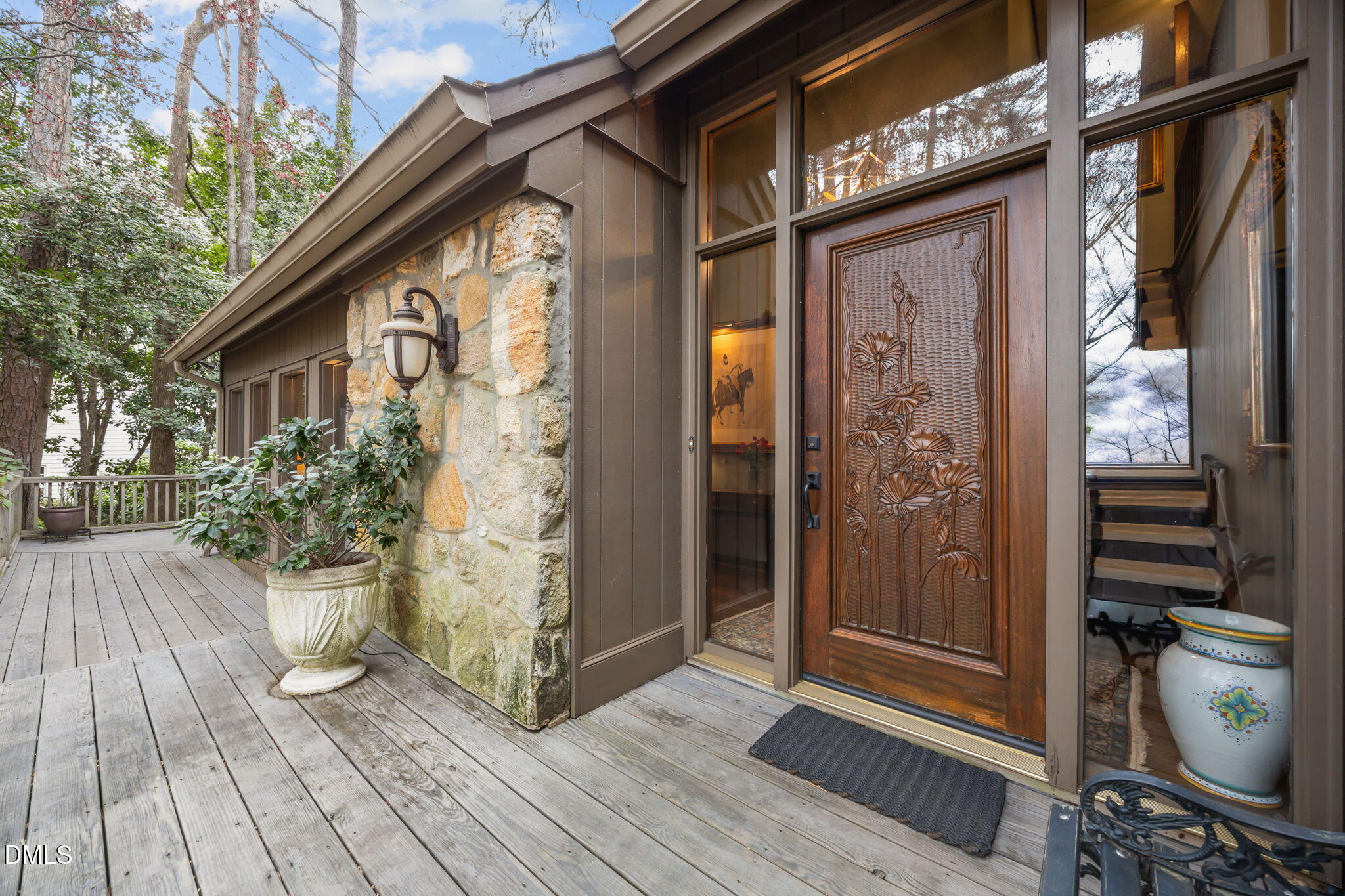 2416 Ridge Road Raleigh, NC 27612 - Photo 6 of 51 -