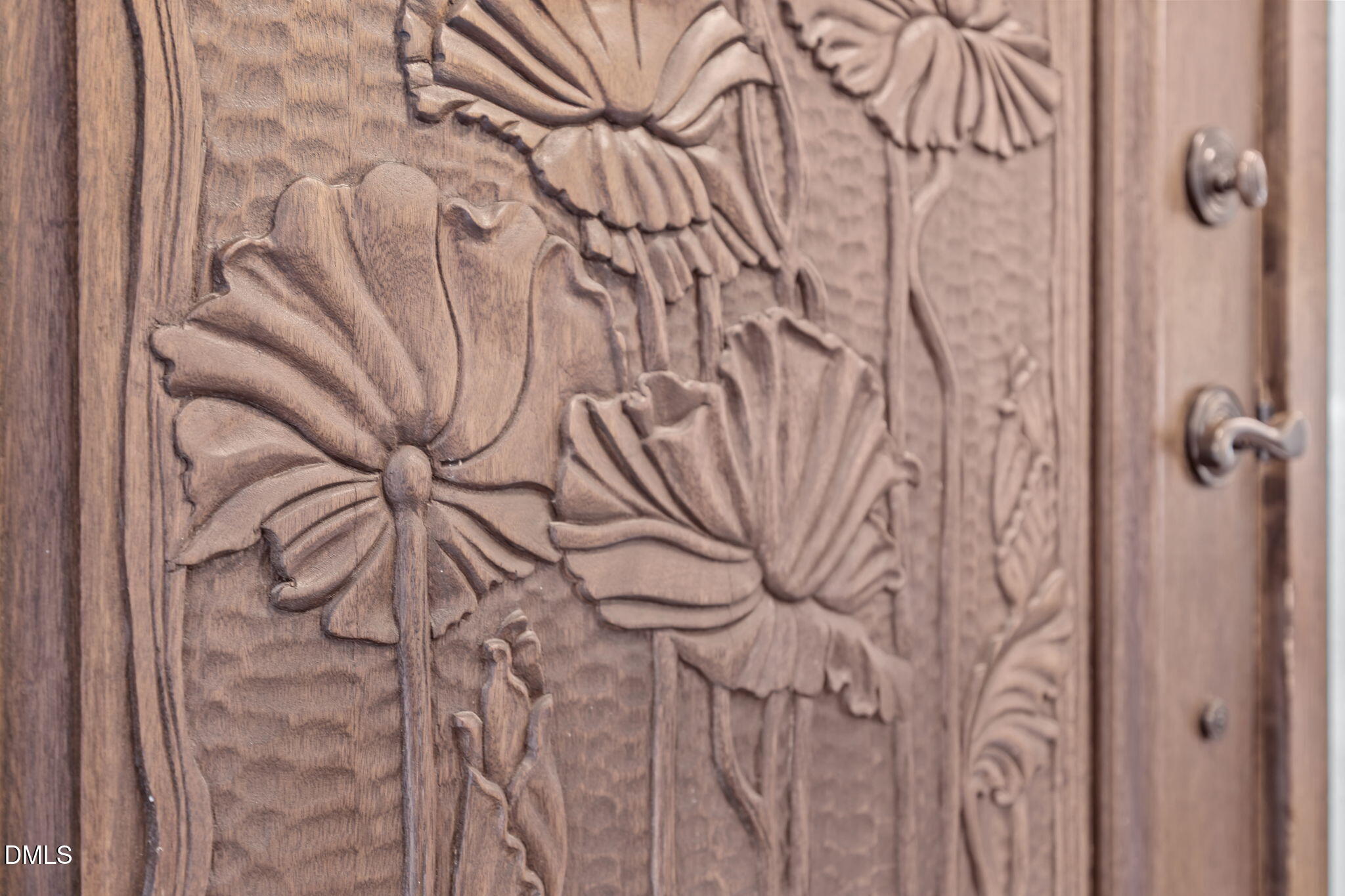 2416 Ridge Road Raleigh, NC 27612 - Photo 8 of 51 -