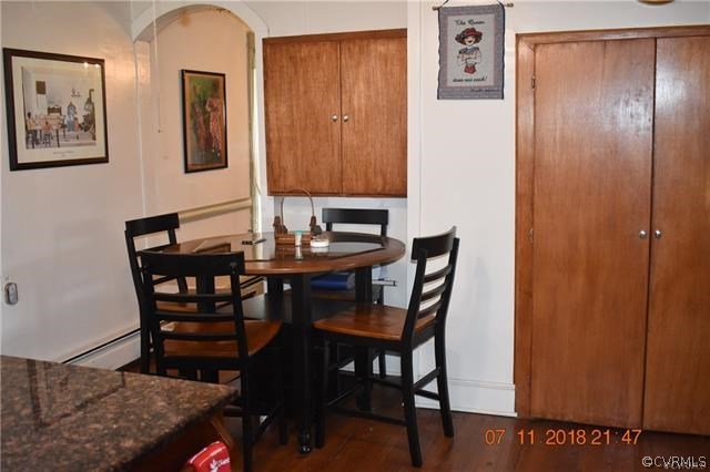 2075 Jonesboro Road Kenbridge, VA 23944 - Photo 10 of 27 a dining room with furniture and window
